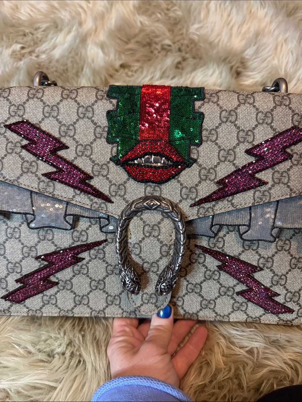 Gucci GG Supreme Shoulder Bag with Pink Glitter Lightning and Green-Red Appliqué - Picture 2 of 11